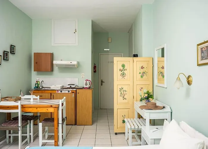 Old Town Studio With Balcony, Marylee\'S Studios #2