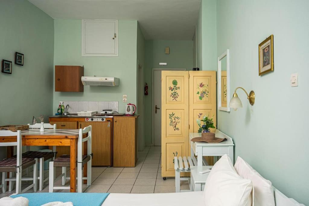 Apartment Old Town With Balcony, Marylee's #2