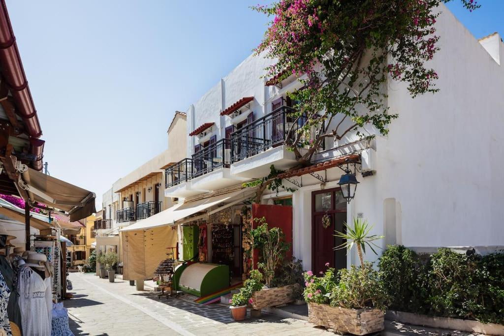 Old Town With Balcony, Marylee's #2 Daire Resmo
